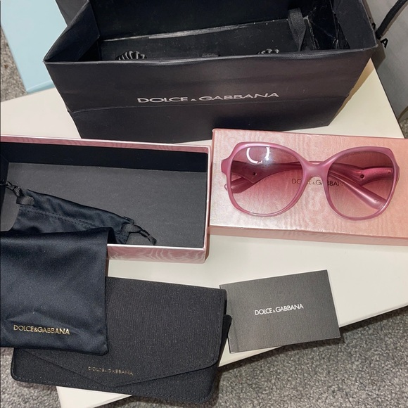 Dolce & Gabbana Vintage Light Pink Sunglasses - Picture 12 of 12
